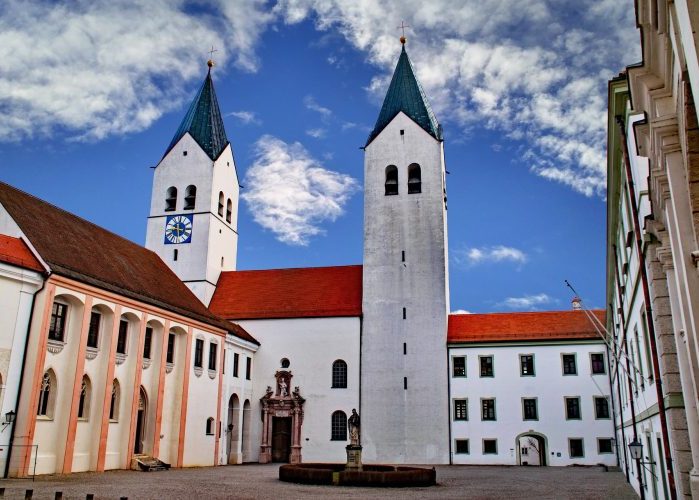 Freising - St. Korbinian - Pixabay - (c) lapping